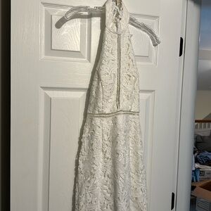 Lulu’s white lace dress